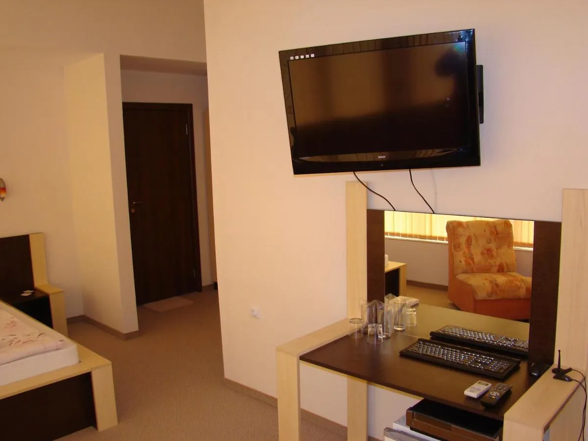 Family Hotel Kedara Burgas 2*,