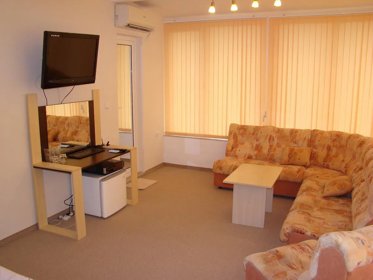 Family Hotel Kedara Burgas 2*,